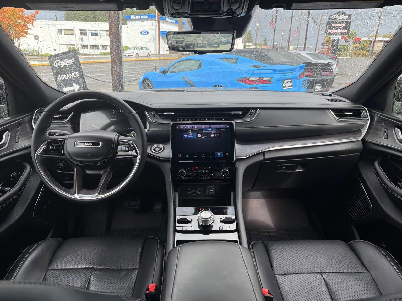 Used 2023 Jeep Grand Cherokee Overland w/ Luxury Tech Group IV image 30