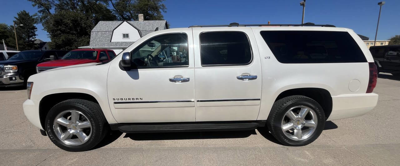 Used 2011 Chevrolet Suburban LTZ image 13