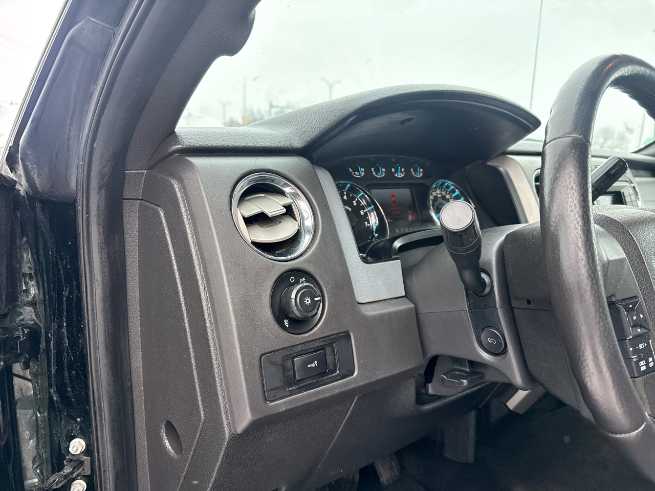 Used 2014 Ford F150 XLT w/ Equipment Group 302A Luxury image 18