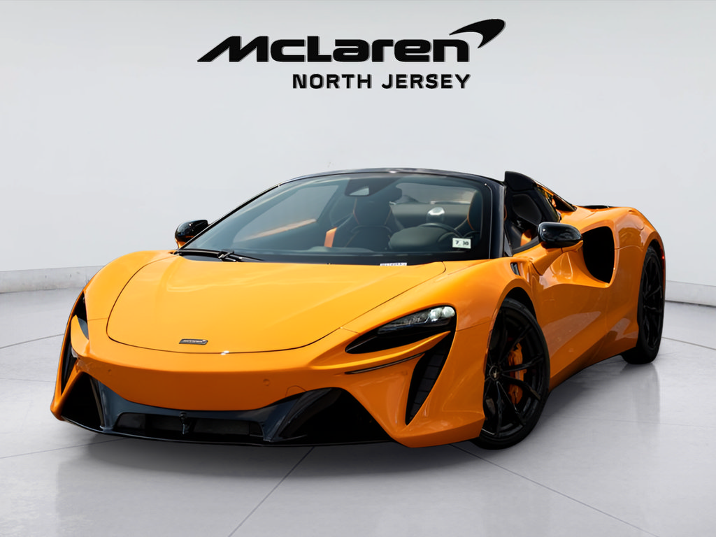 Used 2025 McLaren Artura Spider RWD image 3