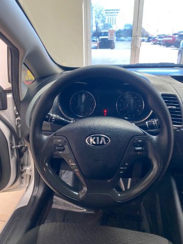 Used 2017 Kia Forte LX FWD image 22