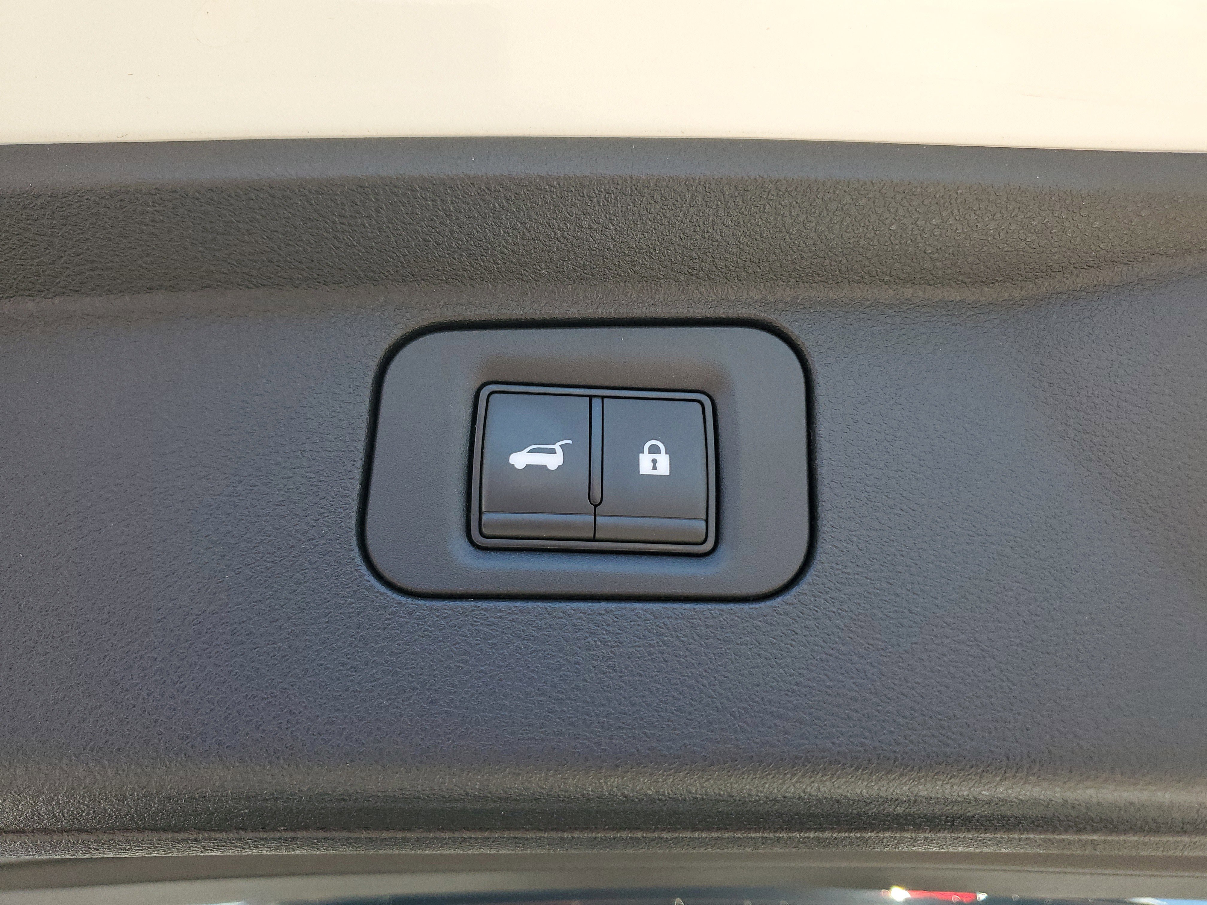 Certified 2025 Nissan Armada SL w/ Captain's Chari Seat Package AWD/4WD image 18