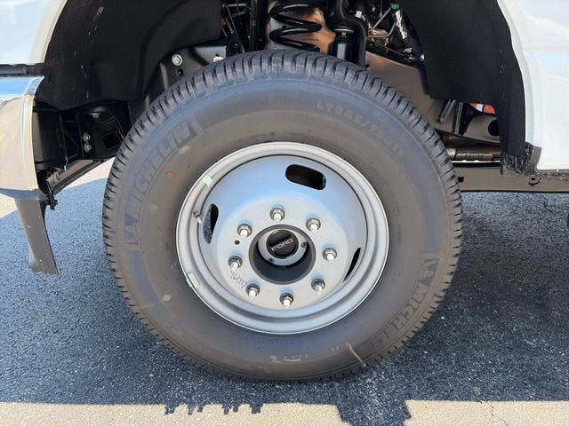 New 2026 Ford F350 XL w/ XL Chrome Package AWD/4WD image 26