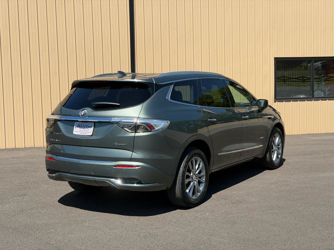 Used 2022 Buick Enclave Avenir w/ Avenir Technology Package FWD image 2