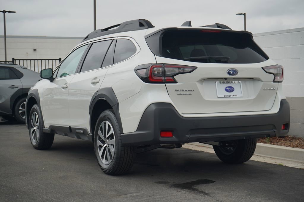 Certified 2025 Subaru Outback Premium image 3