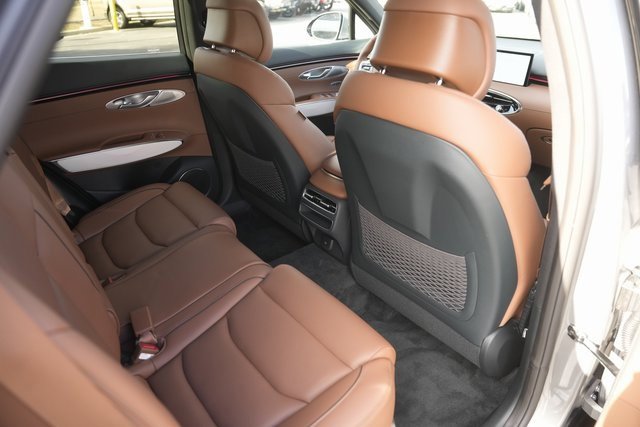 Used 2026 Genesis GV70 2.5T Advanced image 15