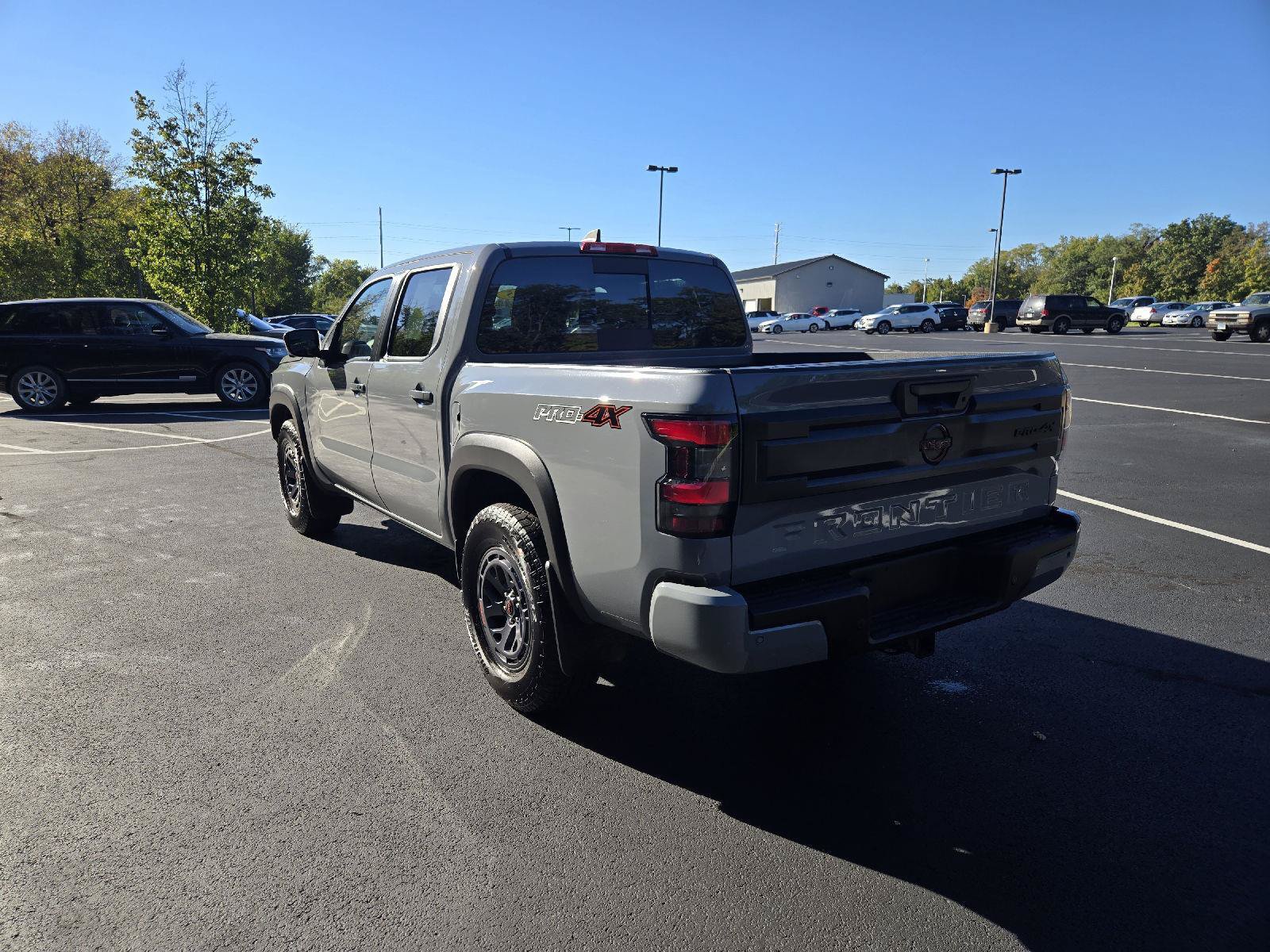 Used 2025 Nissan Frontier PRO-4X w/ Pro Convenience Package AWD/4WD image 6