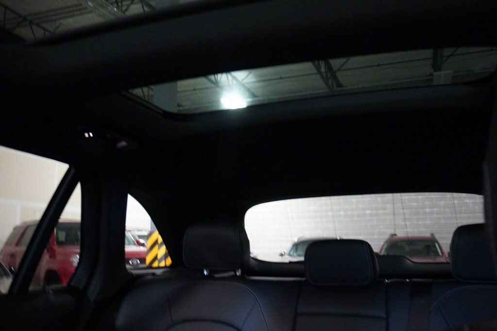 Used 2020 Mercedes-Benz GLC 300 4MATIC w/ Parking Assistance Package image 17