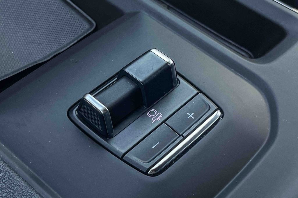 Used 2024 GMC Sierra 2500 AT4 w/ AT4 Premium Plus Package image 32