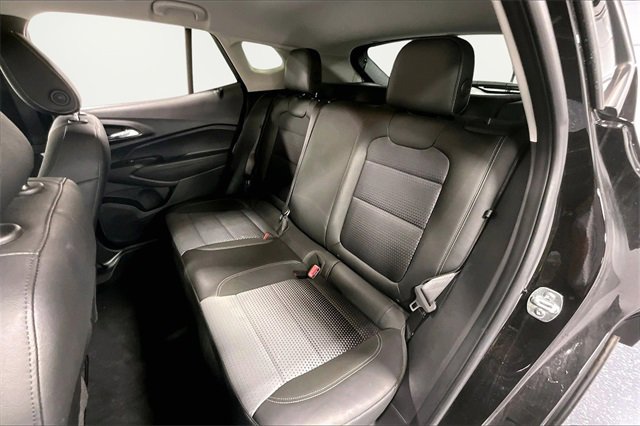 Used 2025 Chevrolet Trax LT w/ LT Convenience Package image 21