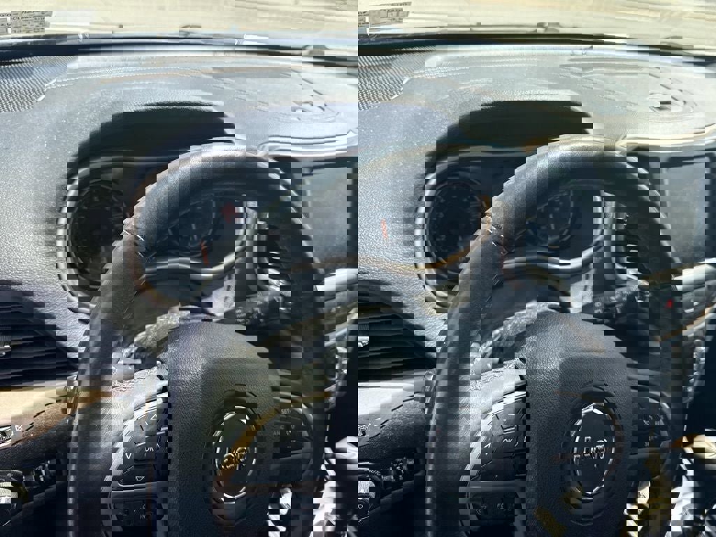 Used 2017 Jeep Cherokee High Altitude image 4