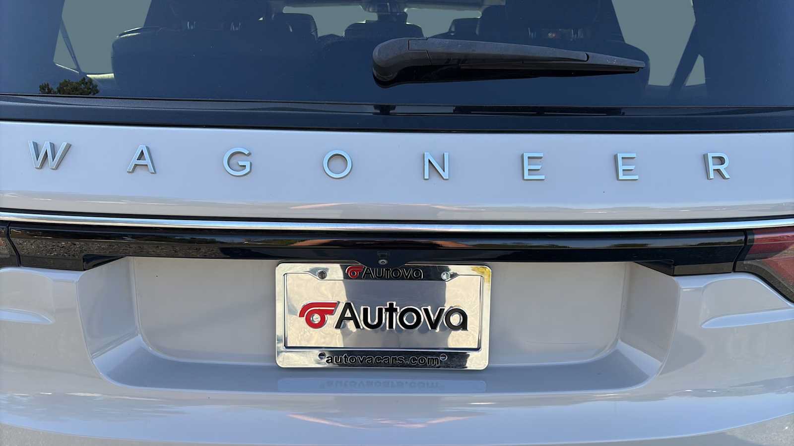 Used 2022 Jeep Wagoneer Series III w/ Flexible Seating Group AWD/4WD image 12