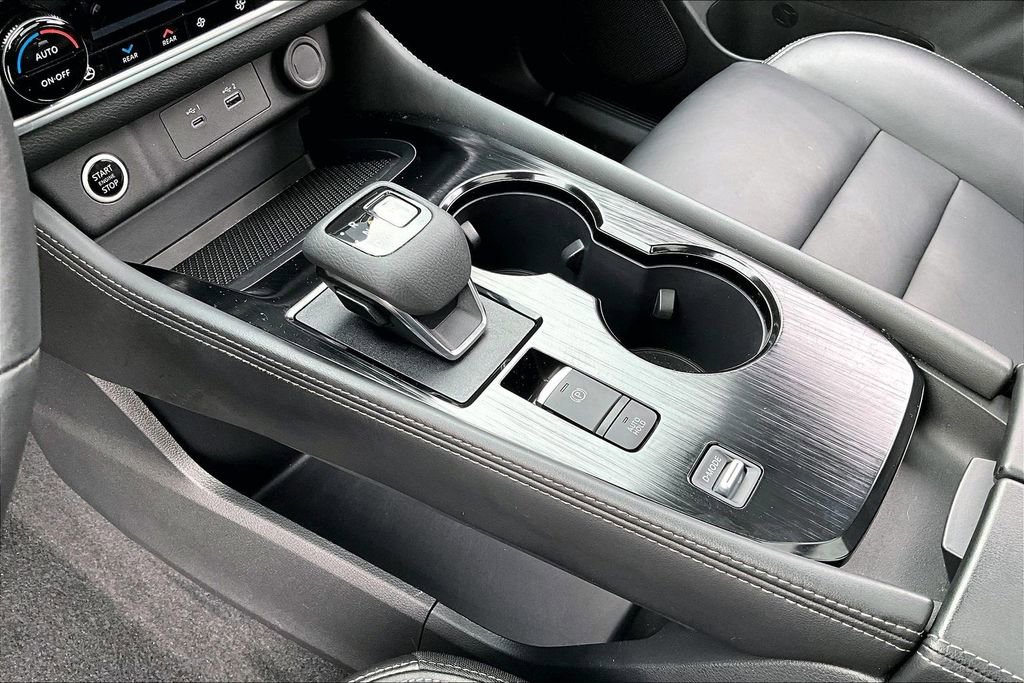 Used 2023 Nissan Rogue SL w/ SL Premium Package image 16