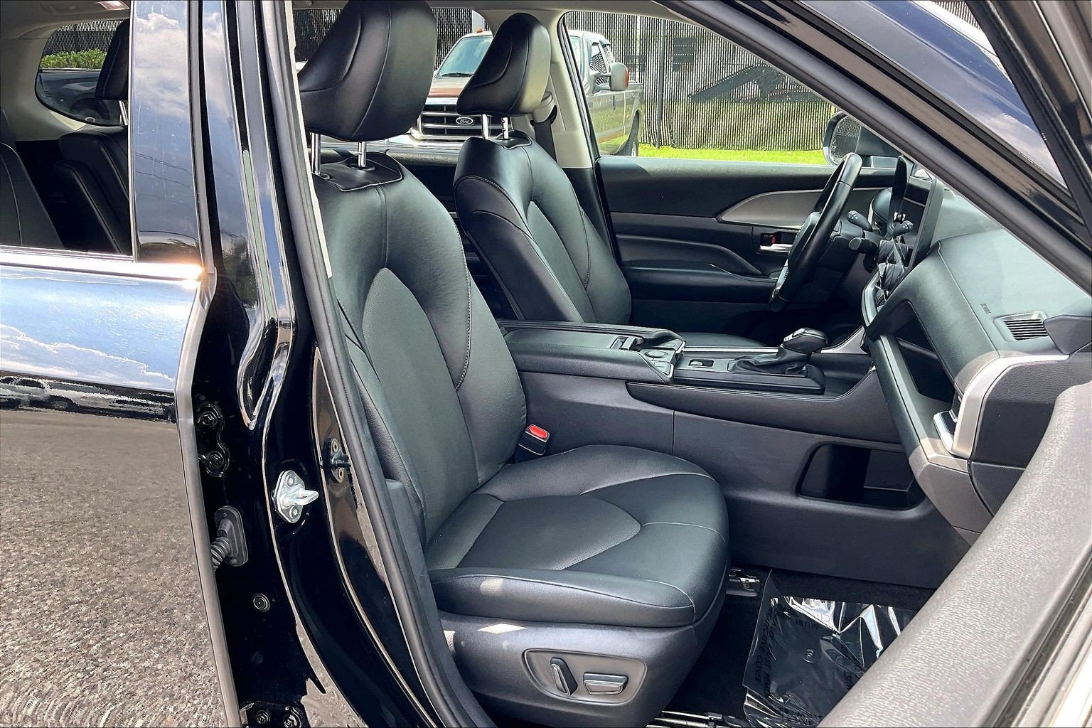 Used 2025 Toyota Grand Highlander FWD image 9