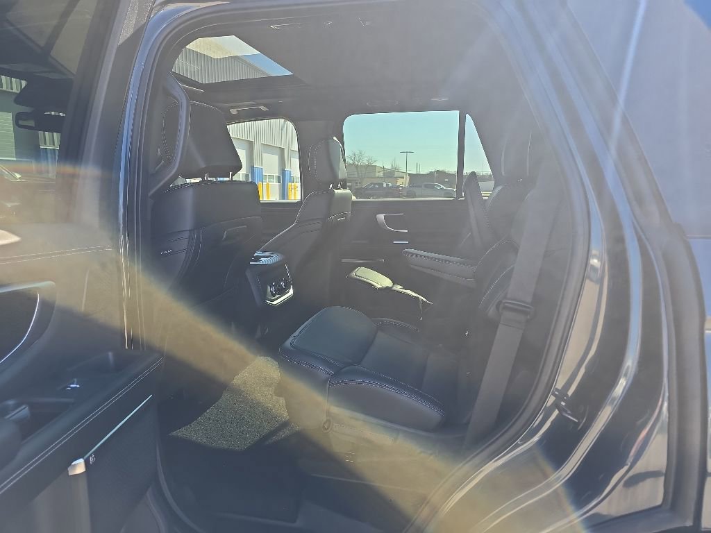 Used 2025 Ford Expedition Platinum w/ Stealth Performance Package AWD/4WD image 16