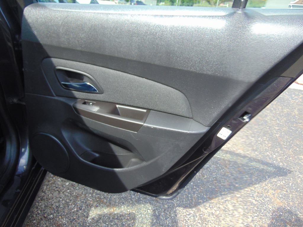 Used 2016 Chevrolet Cruze LT FWD image 23