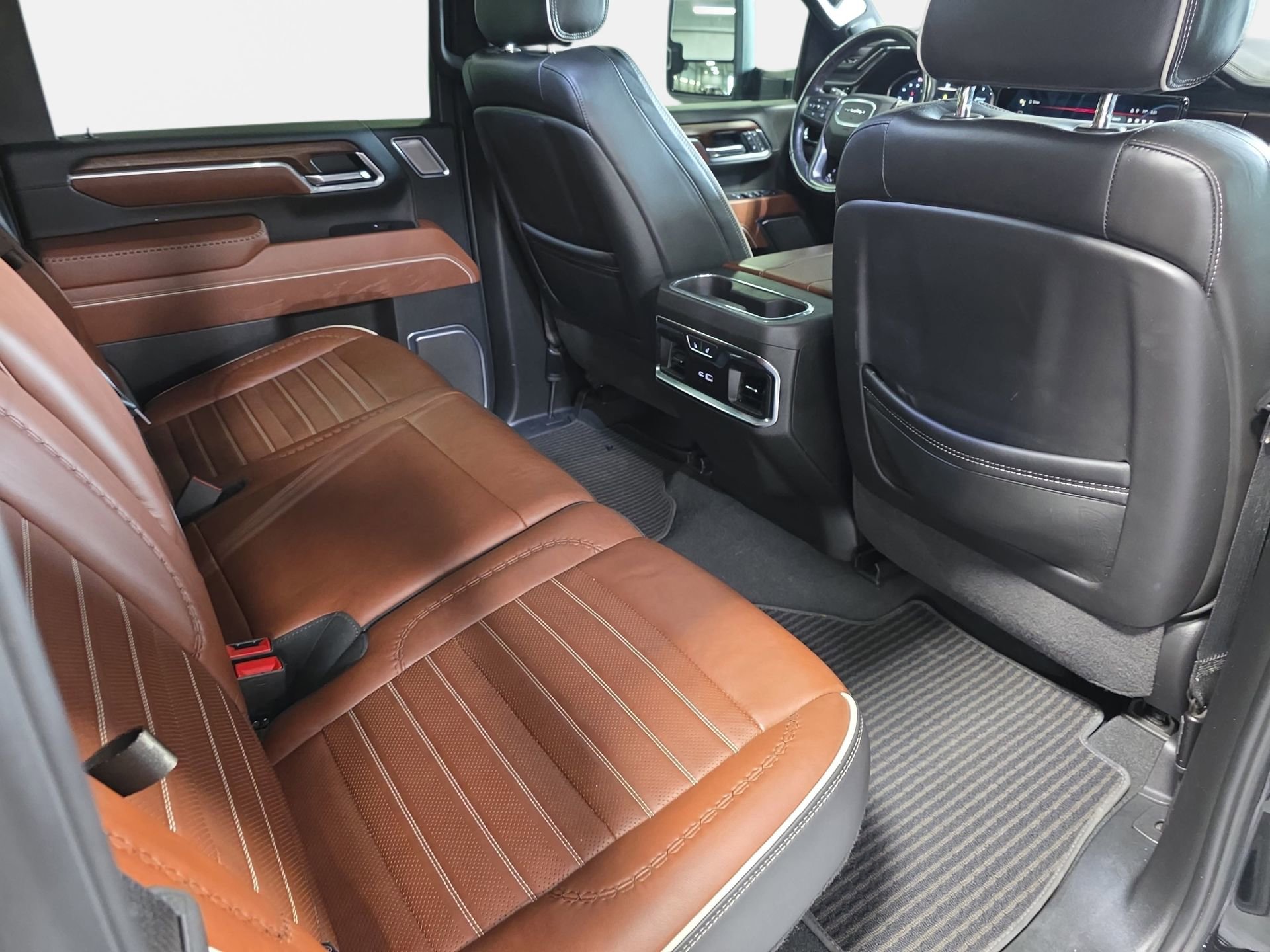 Used 2025 GMC Sierra 2500 Denali Ultimate w/ Max Trailering Package AWD/4WD image 11