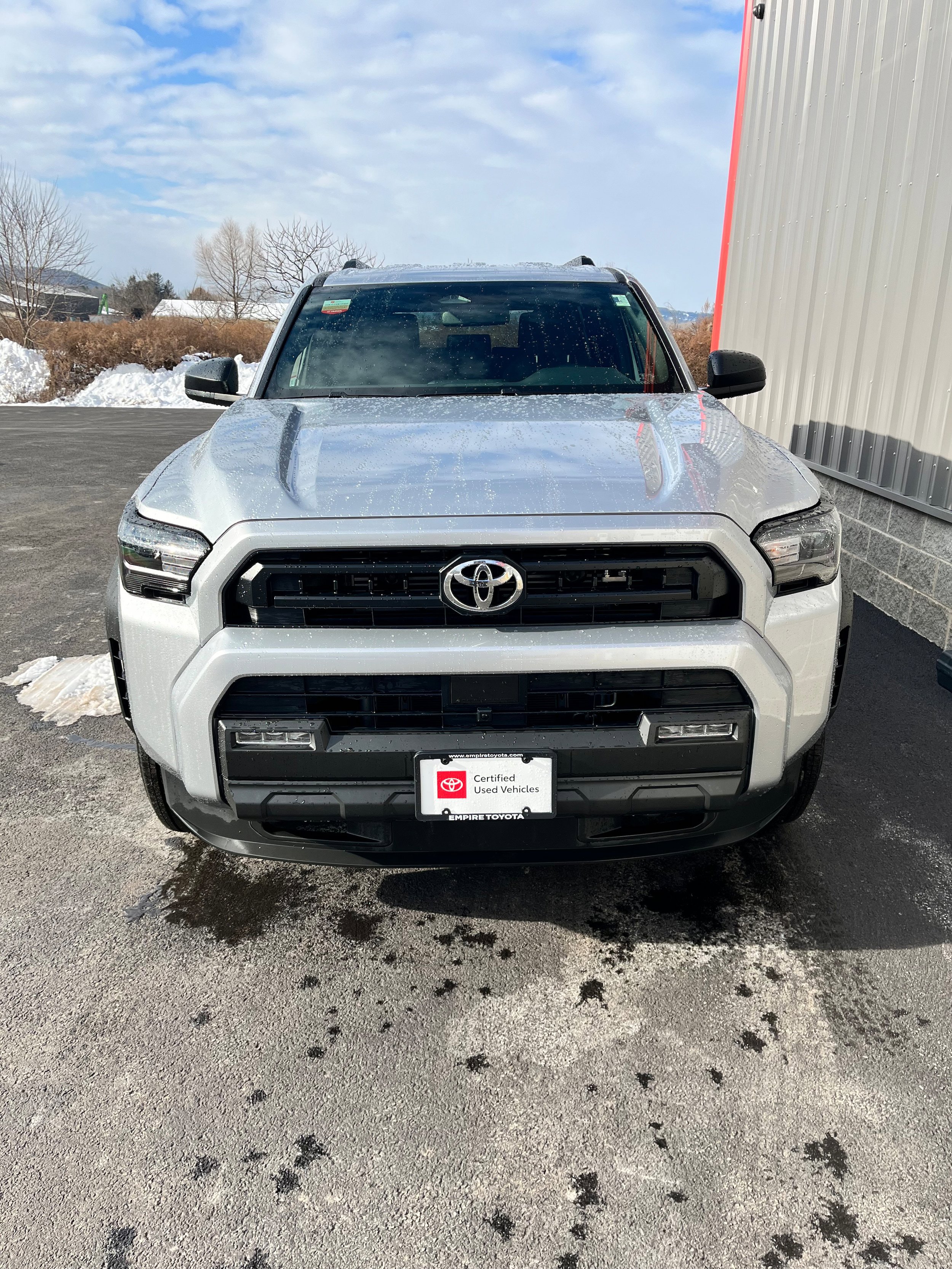Certified 2025 Toyota 4Runner SR5 AWD/4WD image 2