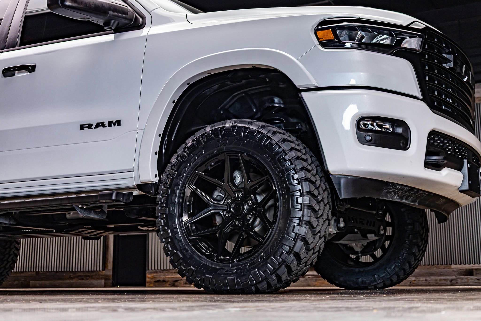 Used 2025 RAM 1500 Laramie w/ Night Edition image 16