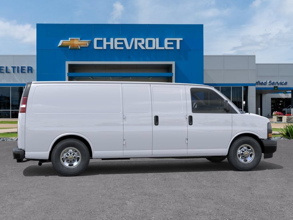 New 2025 Chevrolet Express 3500 Extended RWD image 5