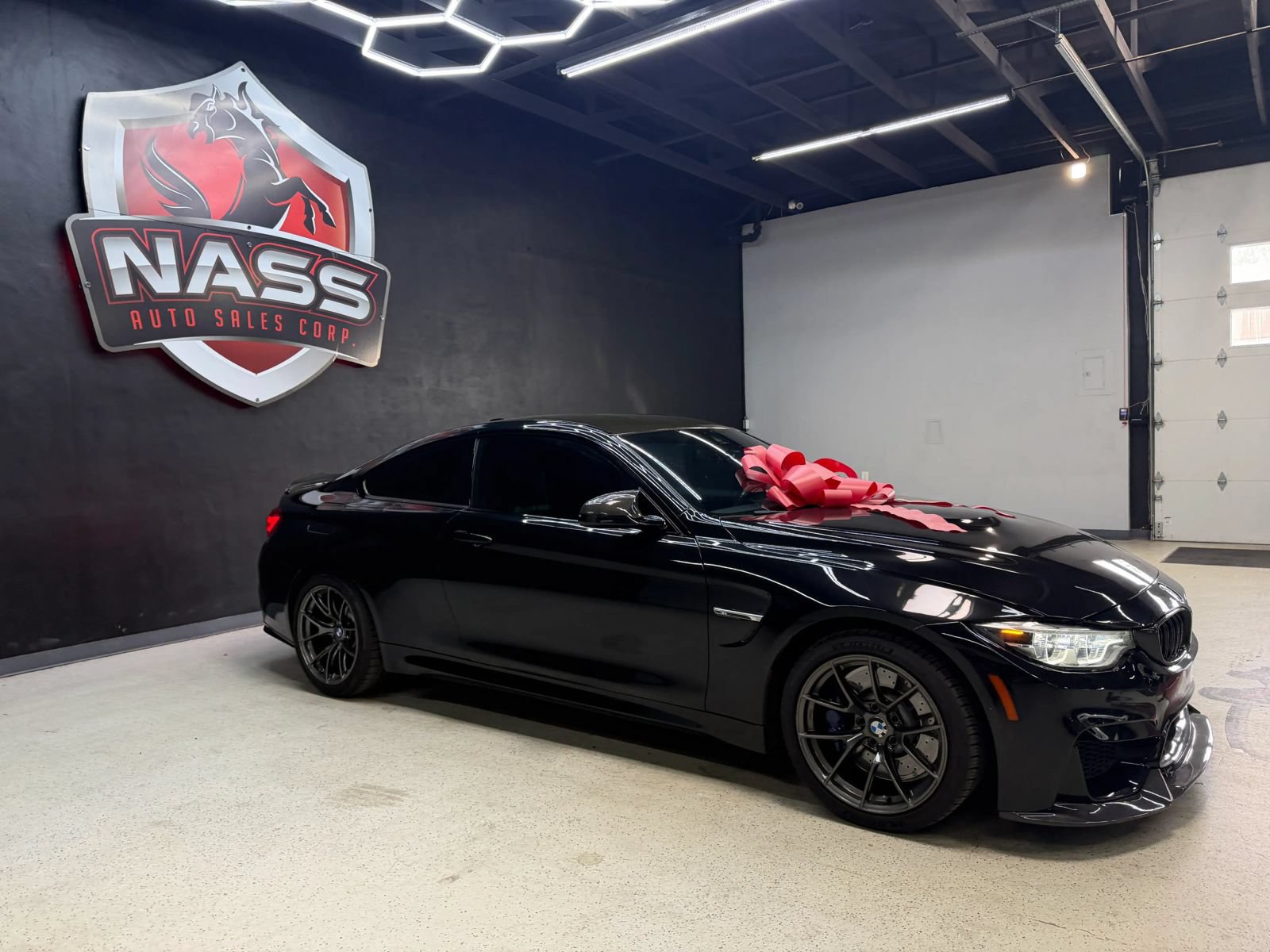 Used 2018 BMW M4 Coupe RWD image 8
