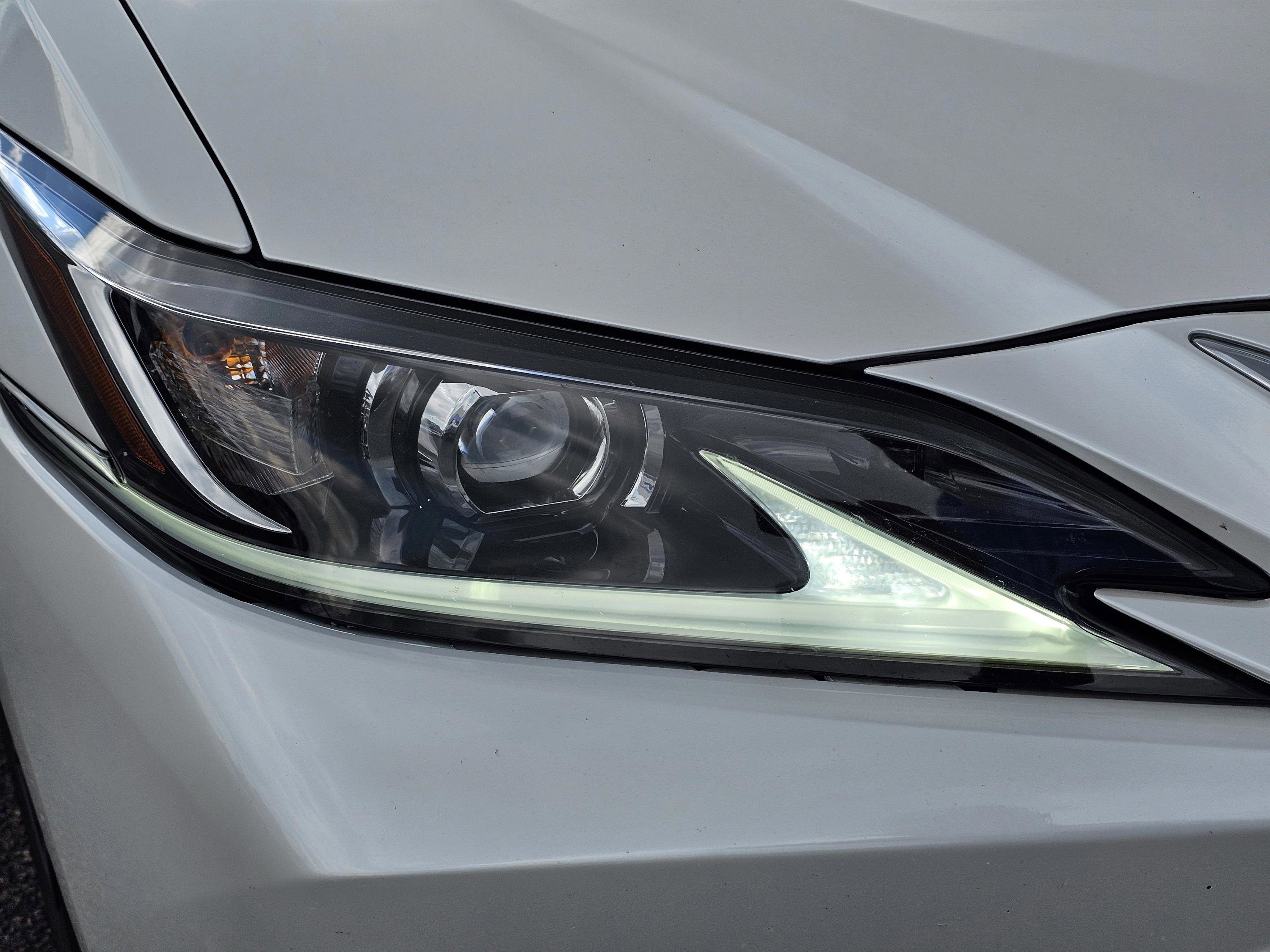 Used 2023 Lexus ES 350 w/ Premium Package image 4