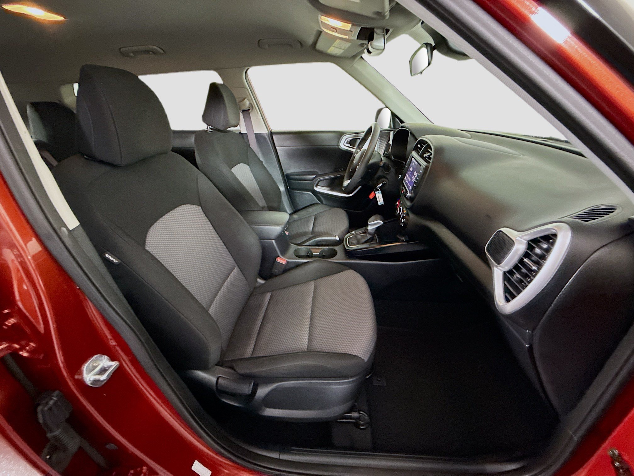 Used 2023 Kia Soul LX w/ LX Technology Package FWD image 28