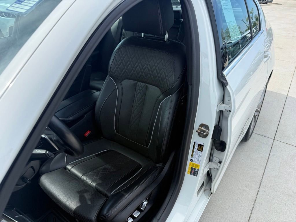 Used 2021 BMW 530e xDrive AWD/4WD image 12