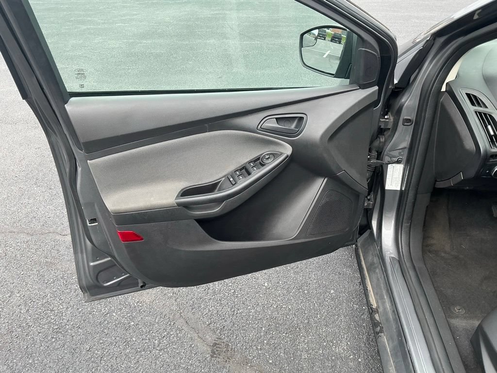 Used 2012 Ford Focus SE w/ Interior Protection Pkg FWD image 20