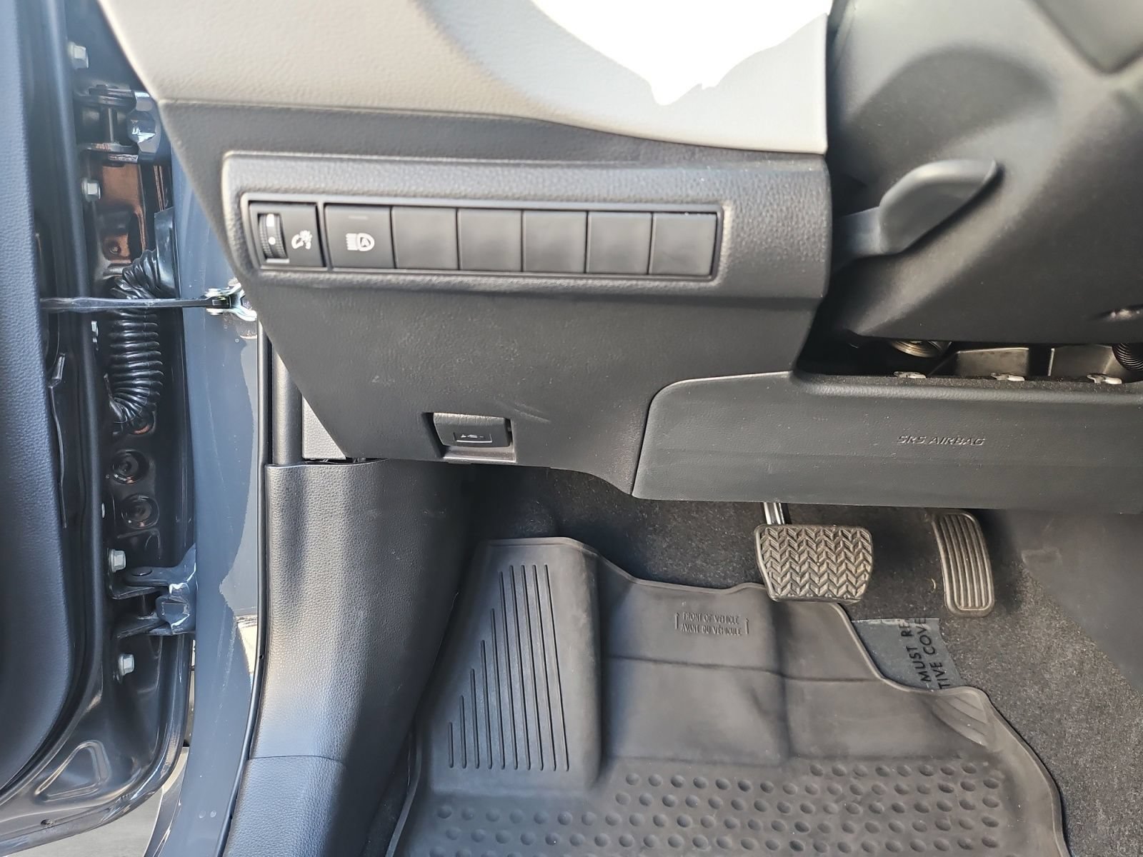 Used 2025 Toyota Corolla SE w/ SE Premium Package FWD image 25