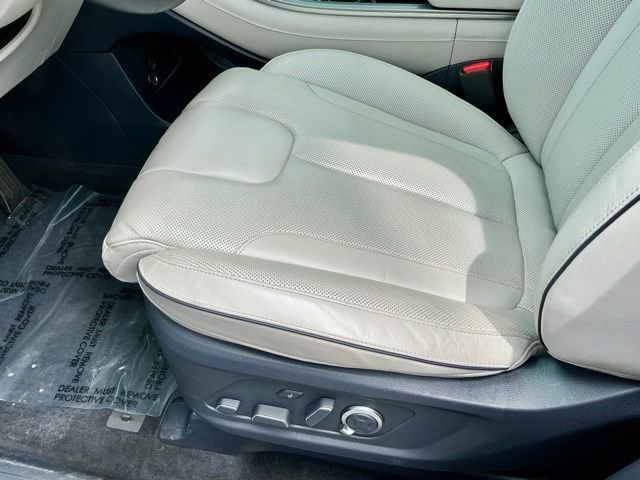 Used 2023 Hyundai Palisade Calligraphy w/ Winter Package image 9