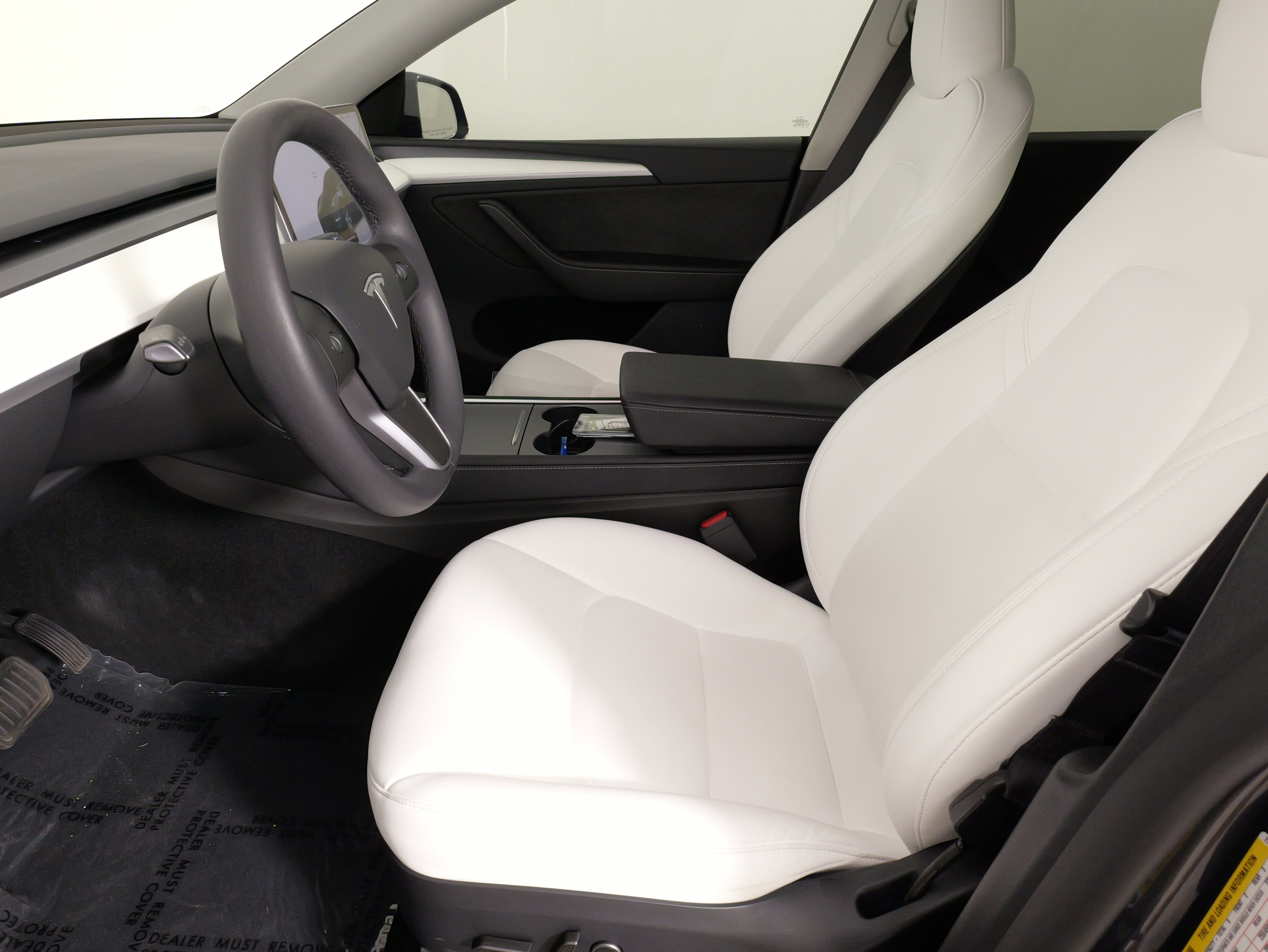 Used 2024 Tesla Model Y Long Range AWD/4WD image 32