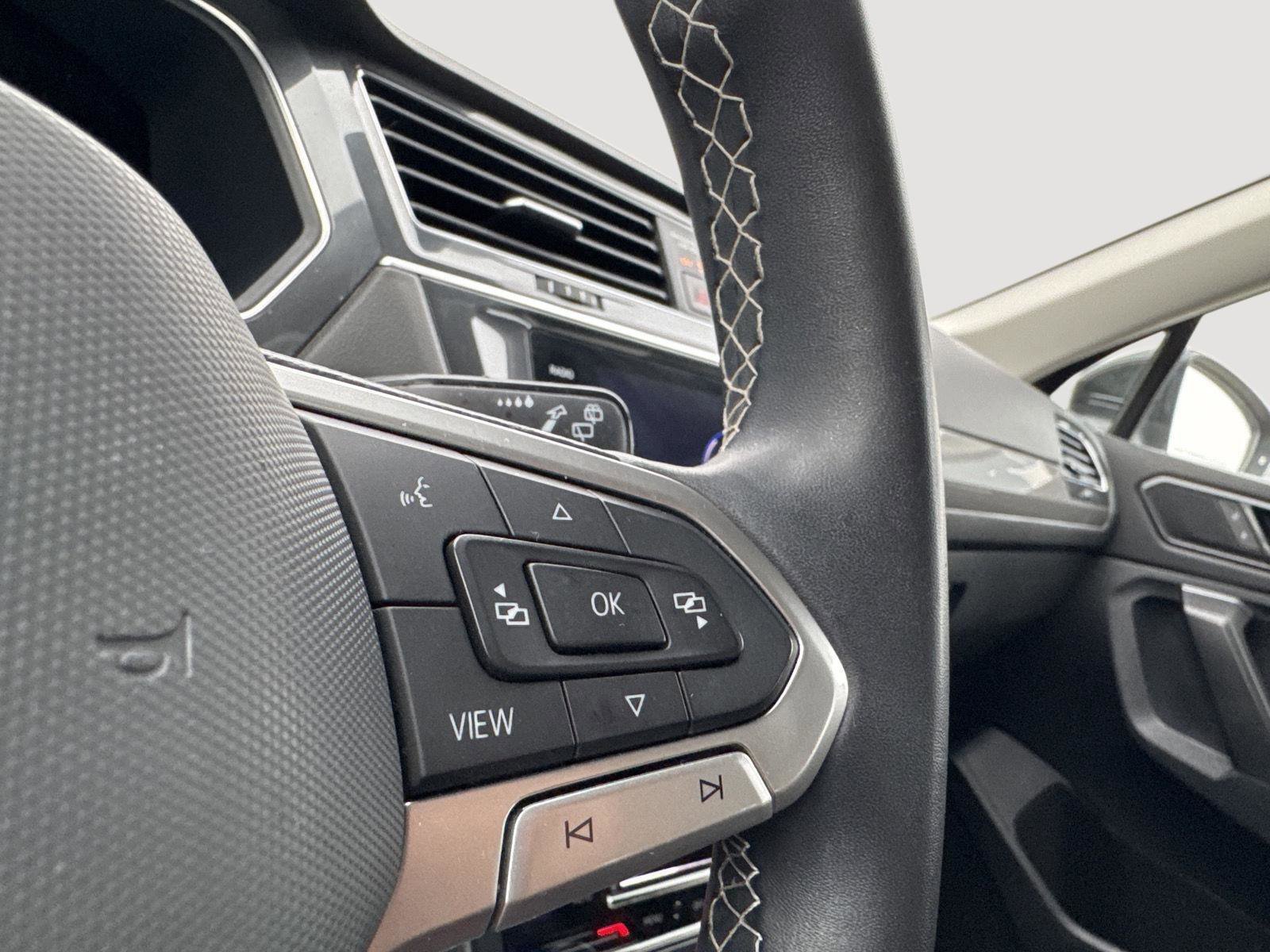 Certified 2022 Volkswagen Tiguan SE AWD/4WD image 18