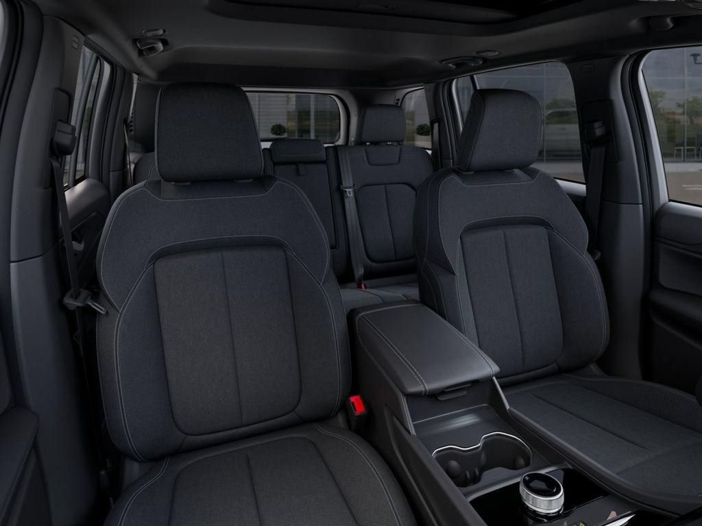 New 2025 Jeep Grand Cherokee Laredo X w/ Luxury Tech Group I AWD/4WD image 16