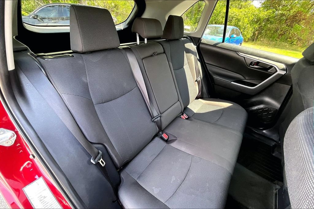Used 2024 Toyota RAV4 LE AWD/4WD image 37