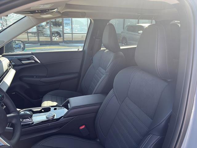 New 2025 Mitsubishi Outlander Trail Edition image 14