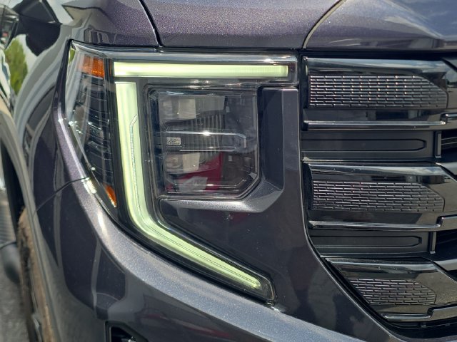 Certified 2025 GMC Sierra 1500 Elevation w/ Preferred Package AWD/4WD image 11