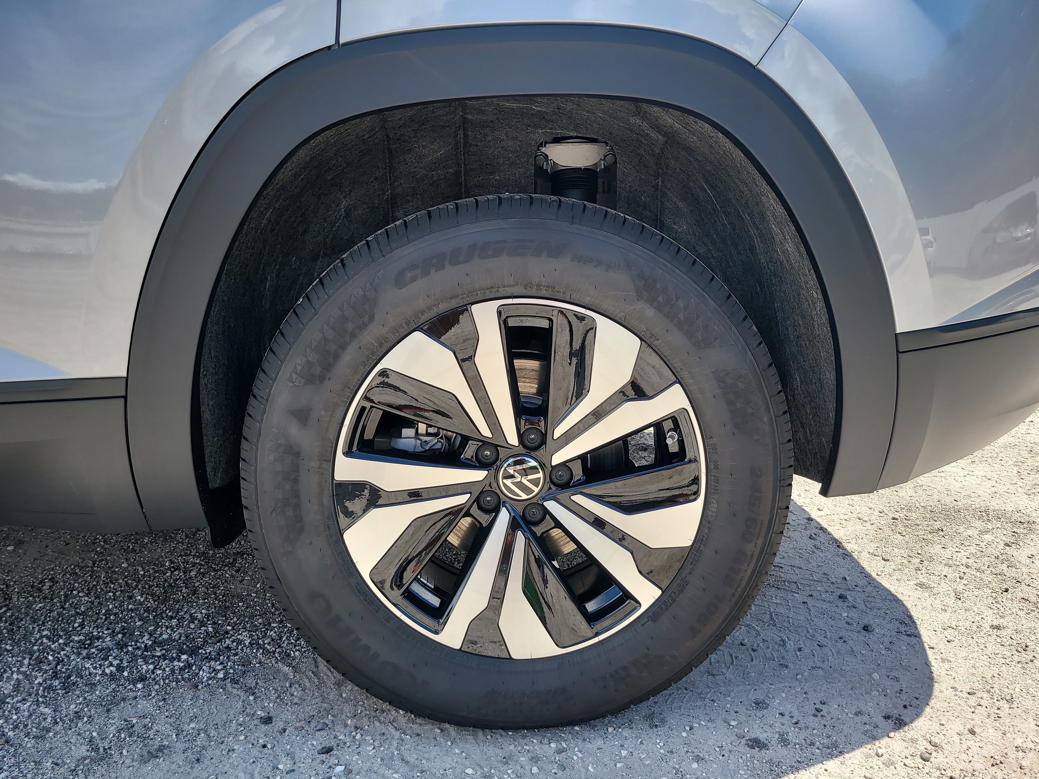 New 2026 Volkswagen Atlas Cross Sport SE image 9