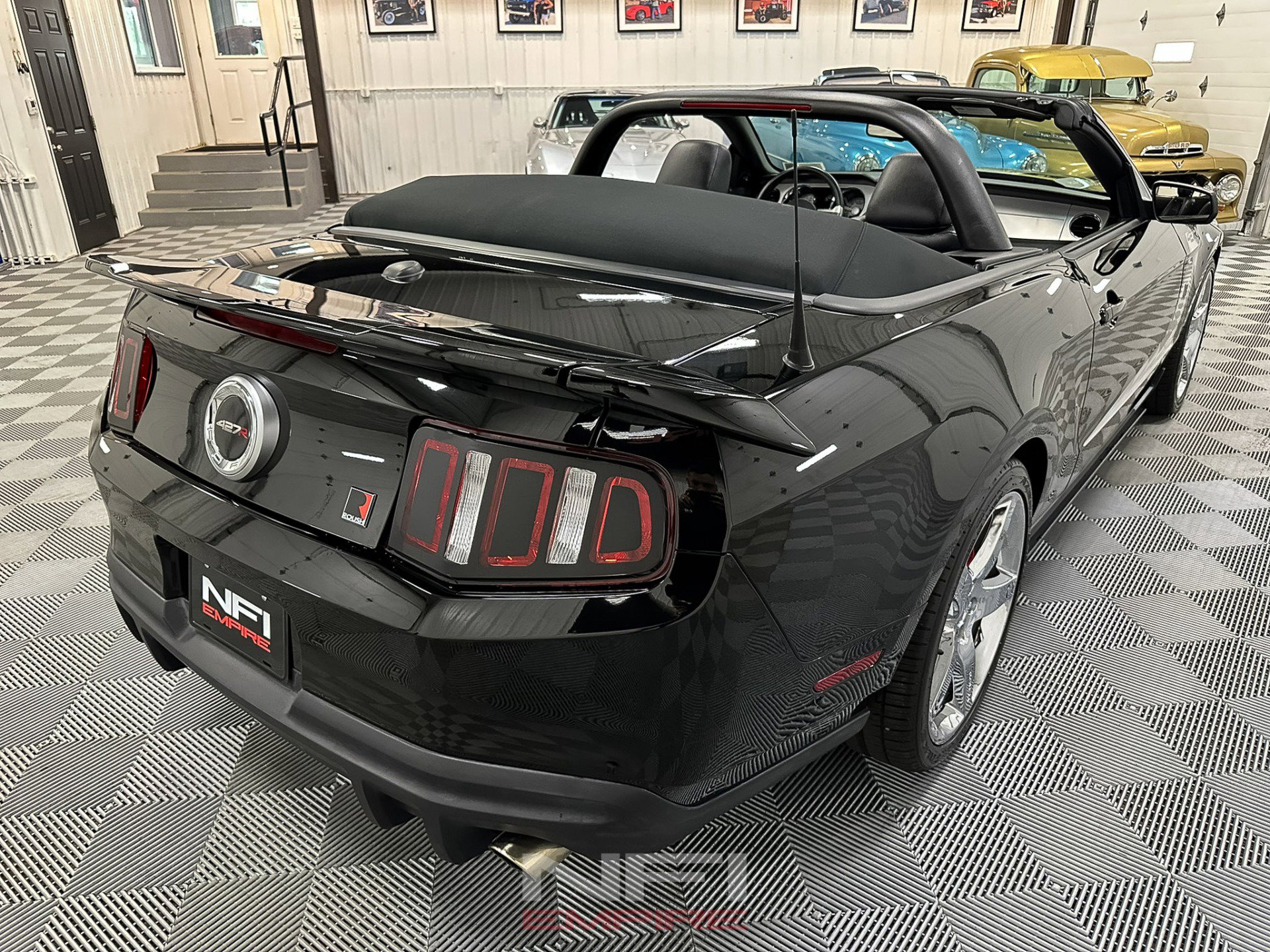Used 2010 Ford Mustang GT image 13