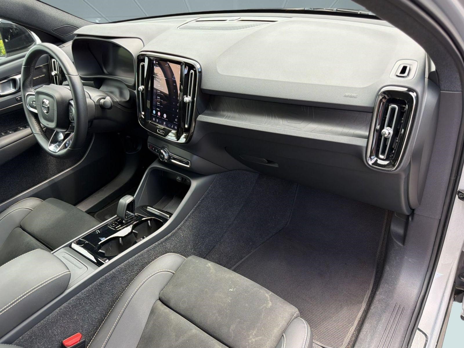 Certified 2023 Volvo C40 P8 Recharge Ultimate AWD/4WD image 31