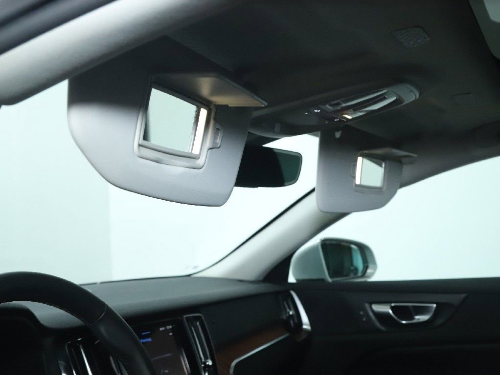 Used 2025 Volvo V60 B5 Cross Country Plus image 21