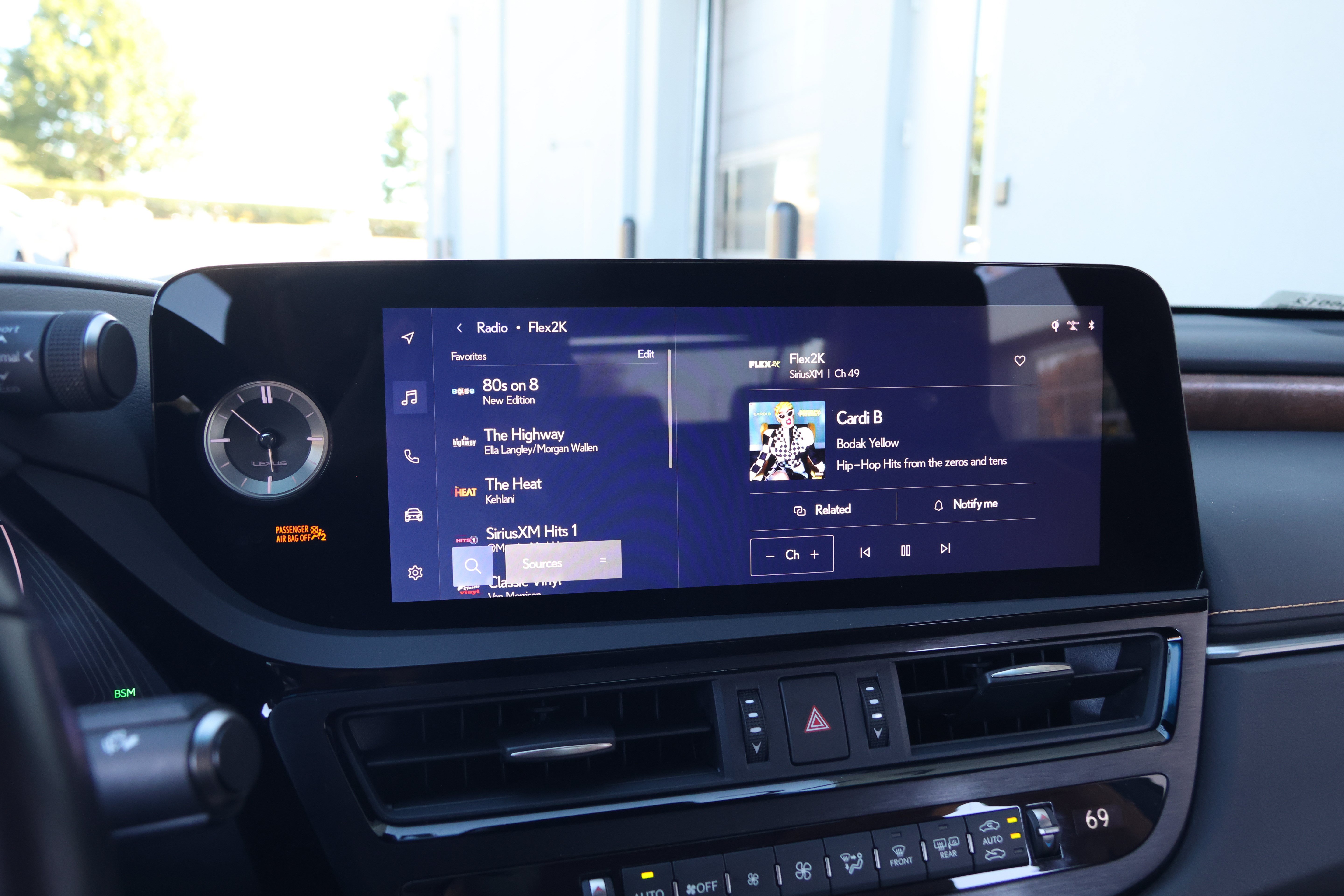Certified 2025 Lexus ES 350 w/ Technology Package FWD image 19