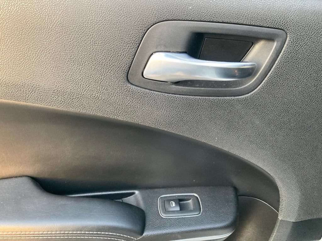 Used 2021 Dodge Charger SXT w/ Leather Interior Group RWD image 10