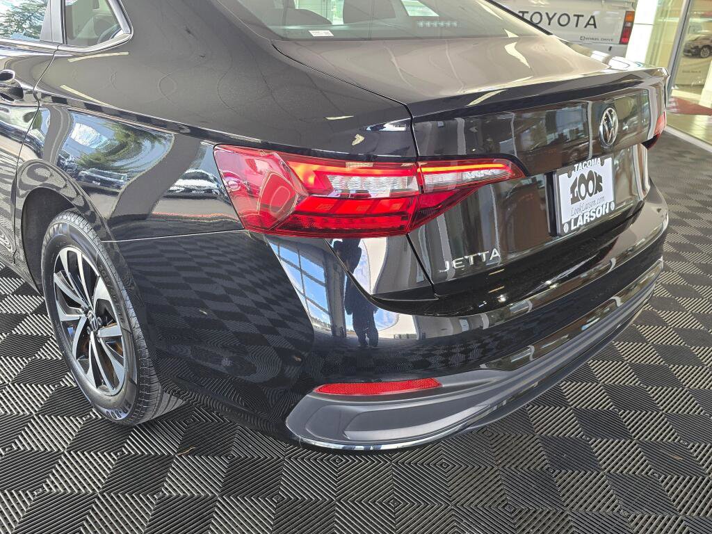 Used 2023 Volkswagen Jetta S w/ Driver Assistance Package image 14