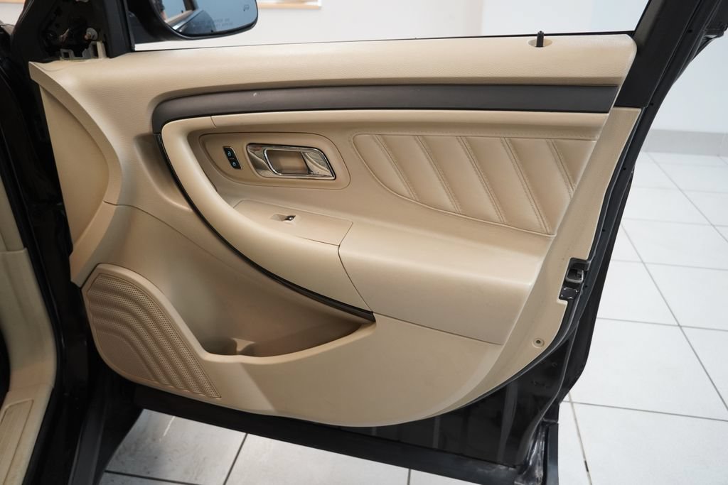 Used 2013 Ford Taurus SEL FWD image 31