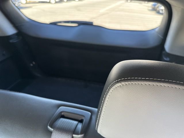 Used 2024 GMC Terrain SLT image 24