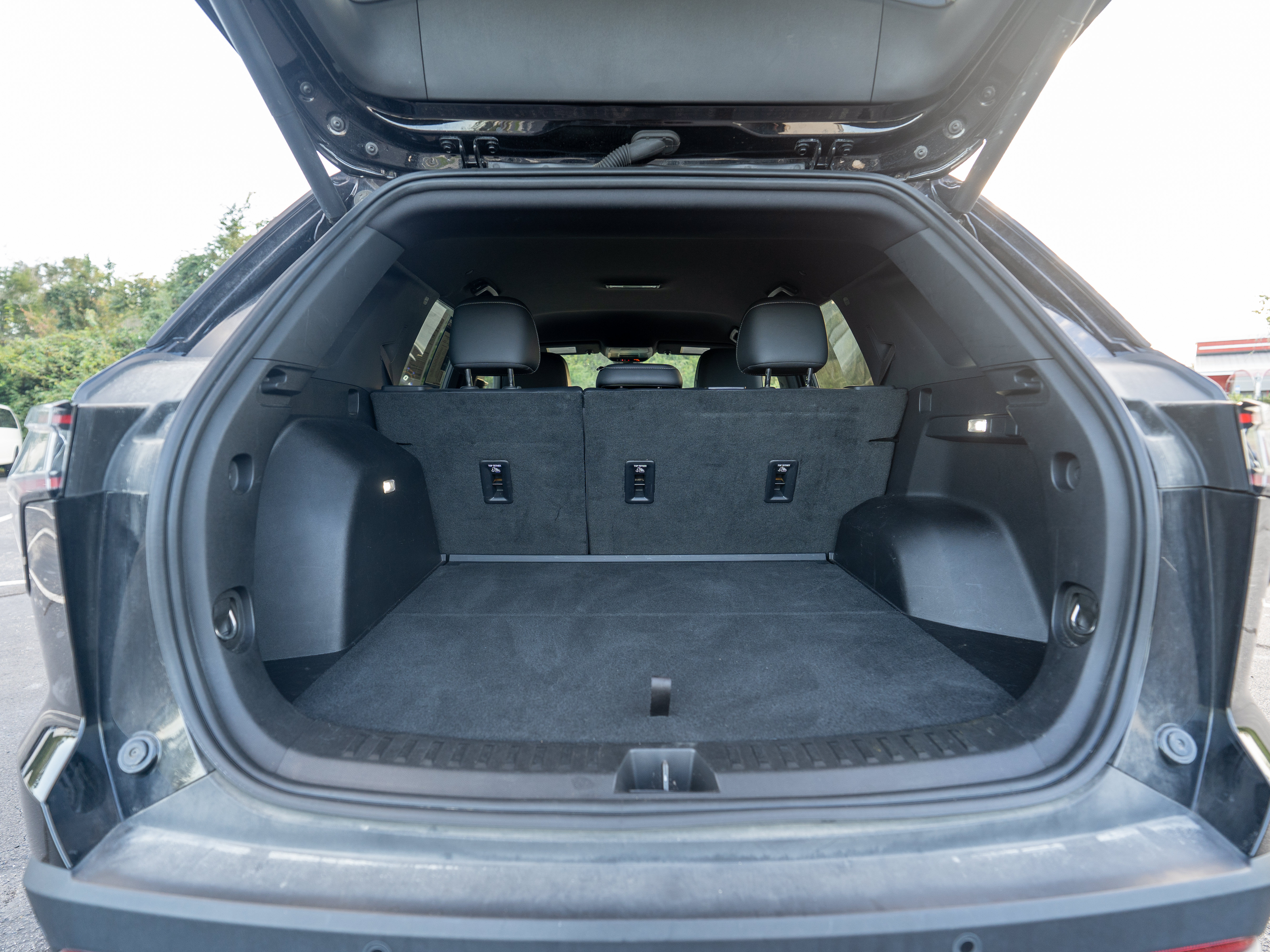Used 2025 Chevrolet Equinox LT w/ Convenience Package II FWD image 42