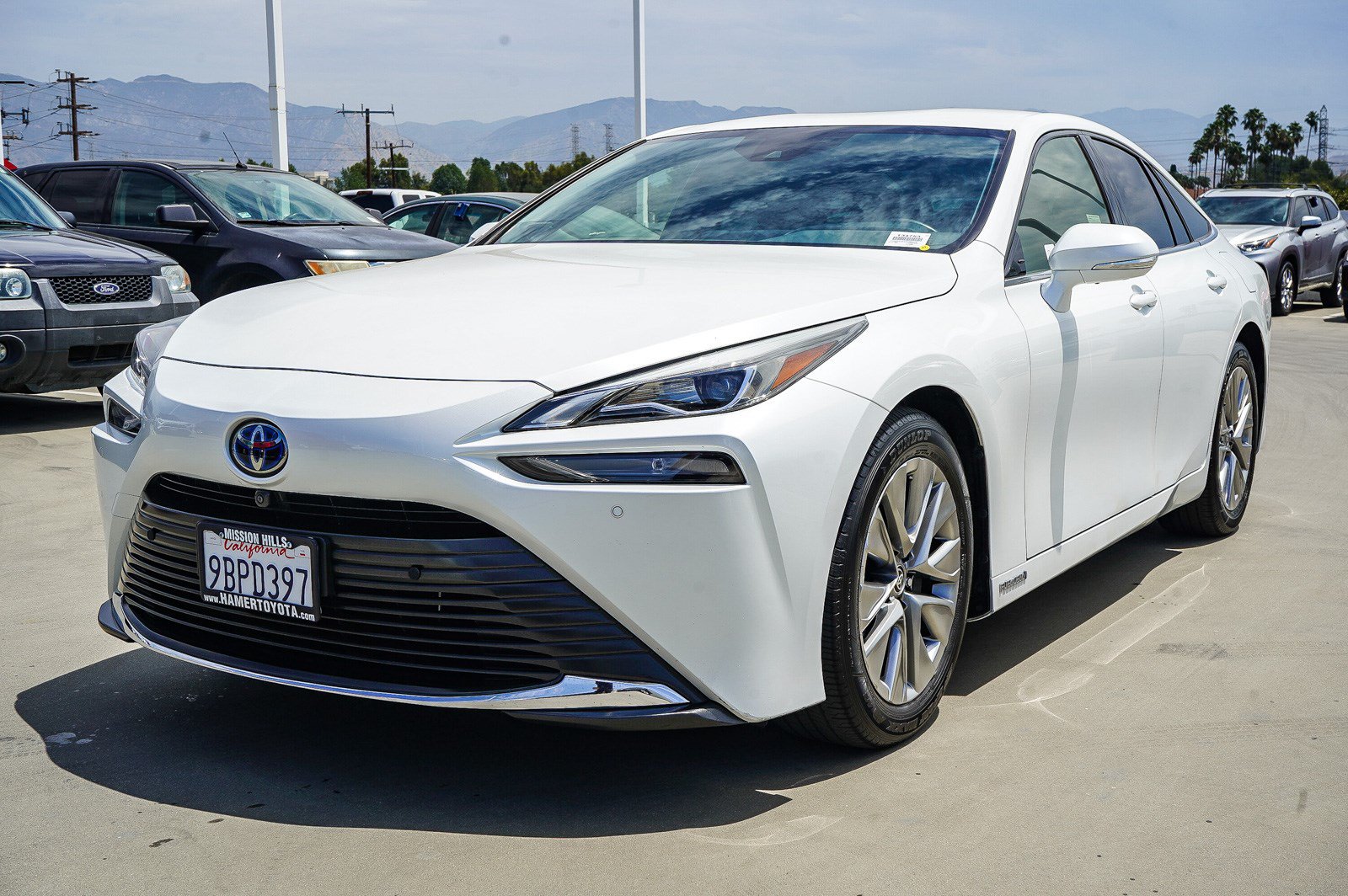 Certified 2022 Toyota Mirai w/ Advanced Technology Package RWD image 3