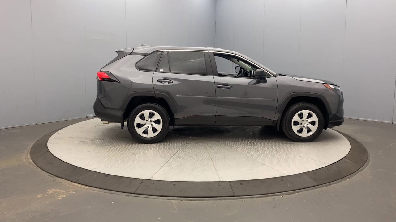 Used 2024 Toyota RAV4 LE AWD/4WD image 6