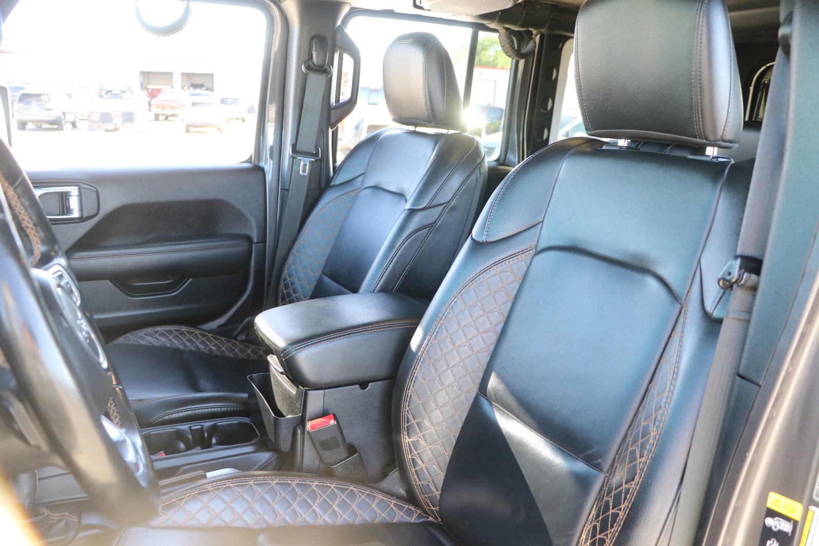 Used 2020 Jeep Wrangler Unlimited Sahara AWD/4WD image 13